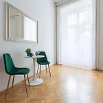 Andrassy Avenue * 布达佩斯
